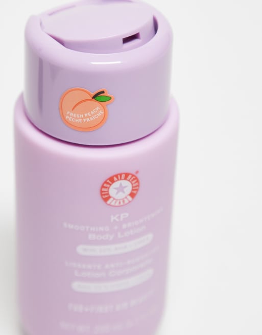First Aid Beauty – KP Smoothing – Kroppslotion med 10% AHA – Fresh Peach 200ml, 3 av 4