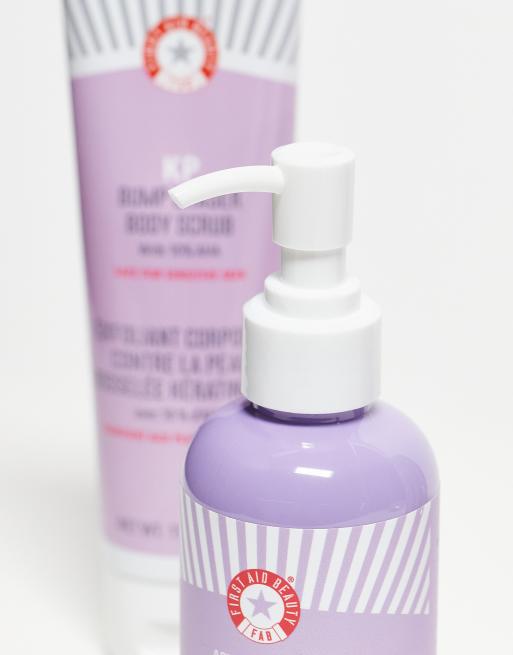 First Aid Beauty Shower Duo and Travel Bag Giftset - 28% Saving, 4 of 4