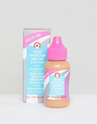First Aid Beauty - Skin Tint Protection crème SPF30 (medium) met gojibessen-Zonder kleur