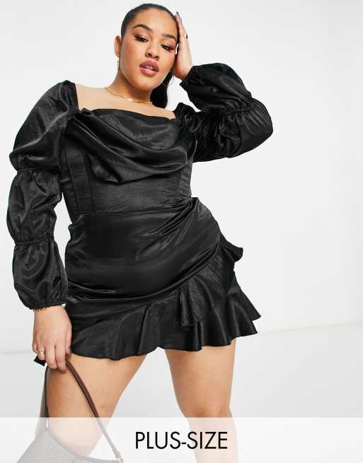  First Distraction The Label Plus - Vestito corto con scollo Bardot in raso nero con maniche voluminose e volant 