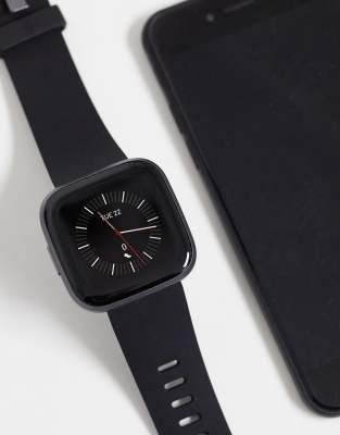 fitbit black versa