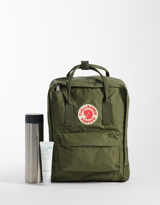 Fjallraven Kanken everyday backpack in green, 2 of 5