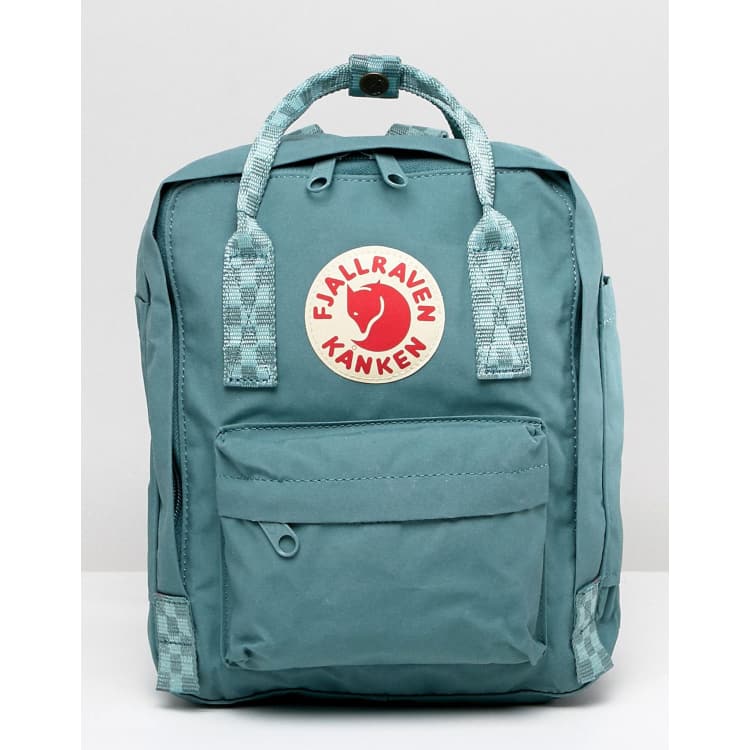 Pool Conflict Mooie vrouw Fjallraven Mini Kanken Frost Green Backpack With Contrast Stripes | ASOS