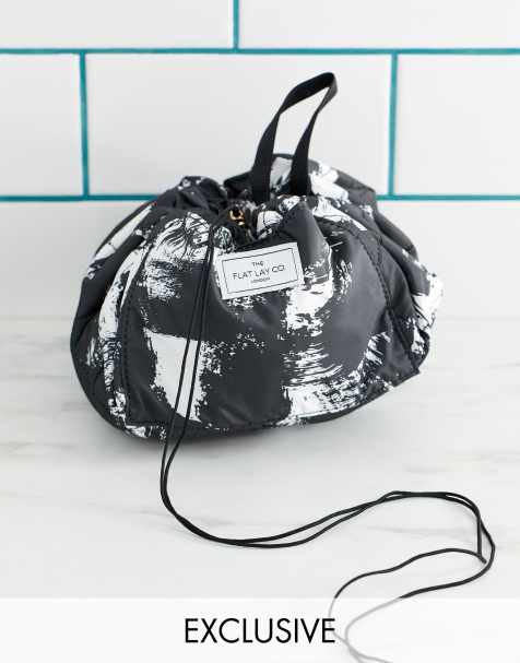 Flat Lay Co - Trousse de maquillage à cordon de serrage et imprimé coups de pinceau
