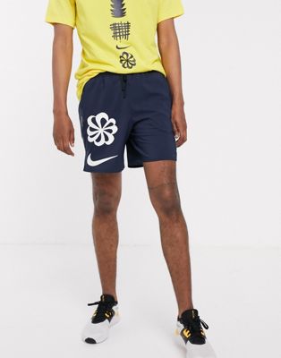 Flex Stride marineblå shorts fra Nike Running x Cody Hudson