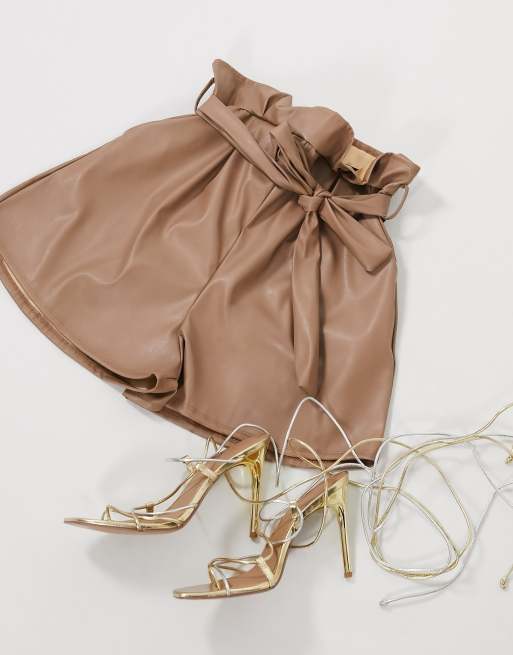 Flounce London - Club - PU short met plooirand in minkroze