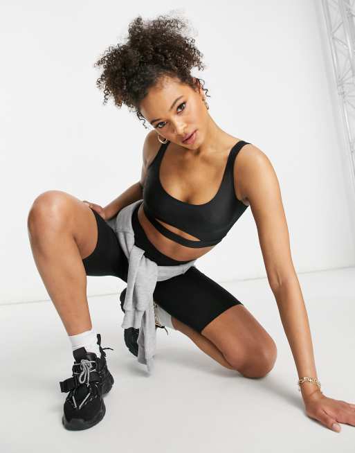 Flounce London - Gym - Aansluitende crop top in zwart