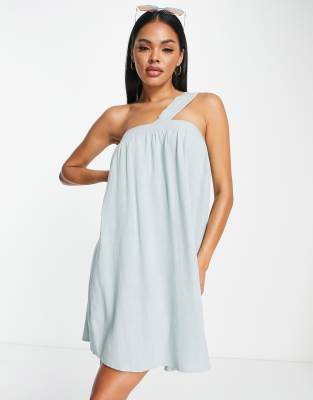 Flounce London - Kurzes, trapezförmiges Satin-Kleid in Babyblau mit asymmetrischem Riemen