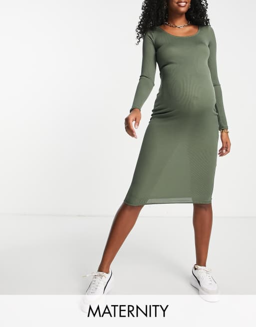 Flounce London Maternity – Prążkowana sukienka midi w kolorze khaki z długimi rękawami