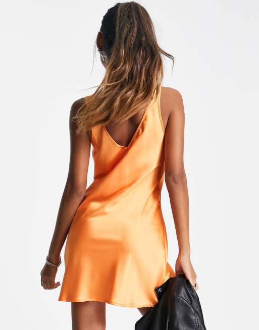 Flounce London – Mini-Trägerkleid aus Satin in Mandarinen-Orange , 4 von 4