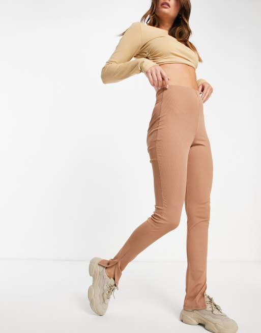 Ribbed leggings with side slit