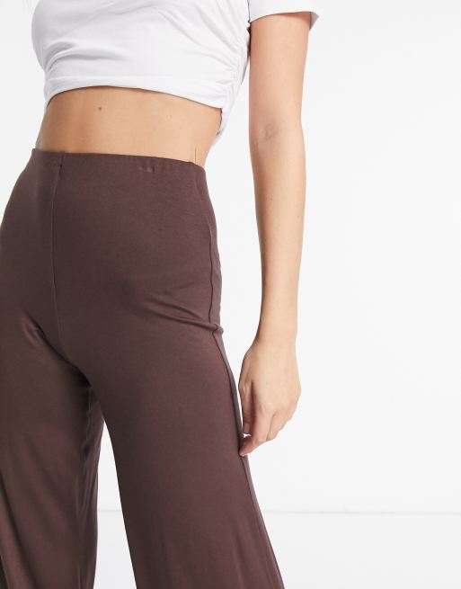 Flounce London Petite basic high waisted wide leg trousers in chocolate brown, 3 of 4