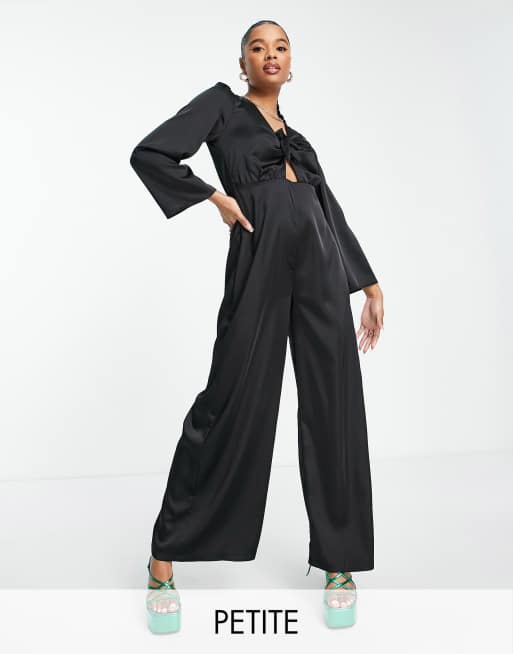 Flounce London Petite - Jumpsuit med bindebånd foran i sort satin  