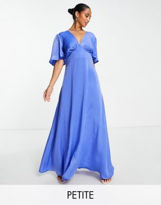 Flounce London Petite - Satin-Maxikleid in Blau mit Fledermausärmeln und tiefem Ausschnitt