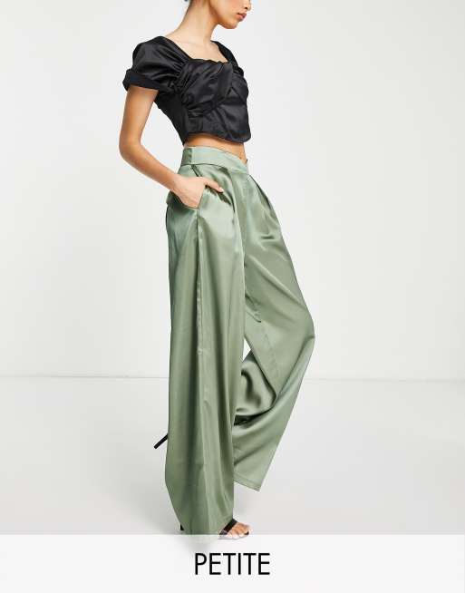 Flounce London Petite – Satinhose in Khaki mit weitem Schnitt und Bundfalten 