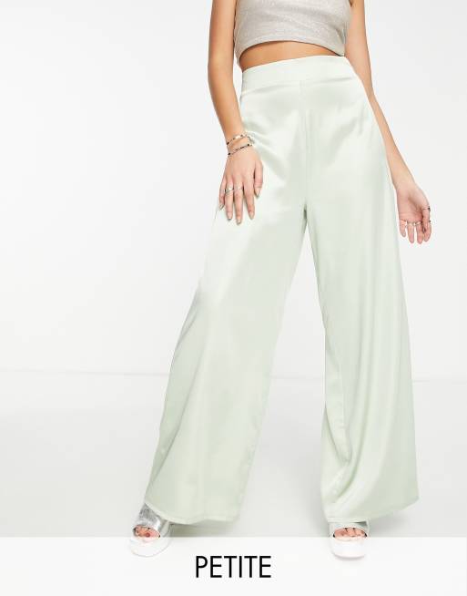 Flounce London Petite – Satinhose in staubigem Salbeigrün mit weitem Schnitt 