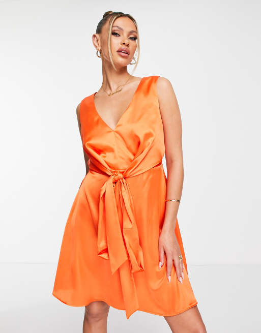 Flounce London Robe courte cache-cœur croisée effet satin