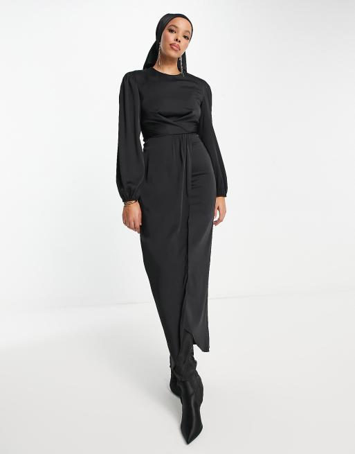 Flounce London - Satijnen maxi jurk met overslag aan de voorkant in zwart 
