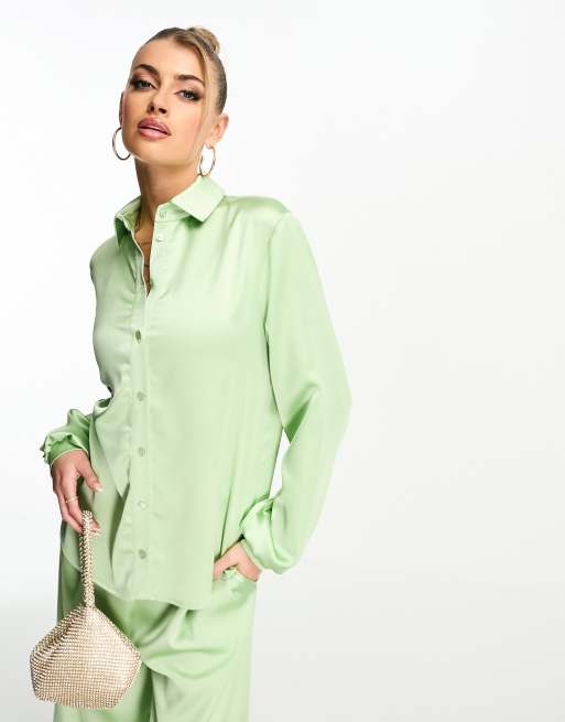 Flounce London - Satijnen overhemd met knopen in licht kaki, deel van co-ord set