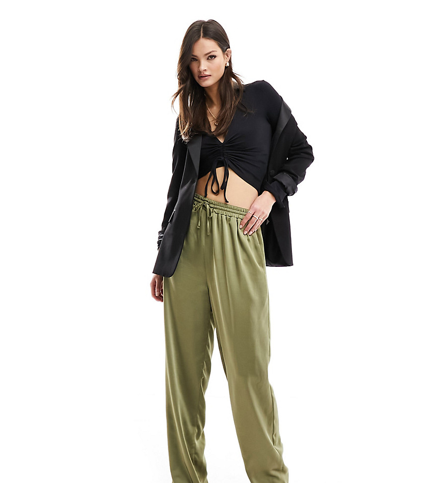 satin wide leg pants in olive-Green