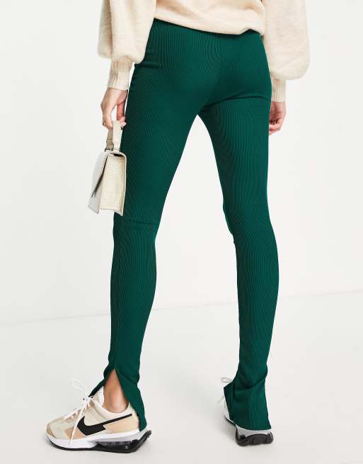 Flounce Maternity - Smalle geribbelde legging met zijsplit in donkergroen, 2 van 4