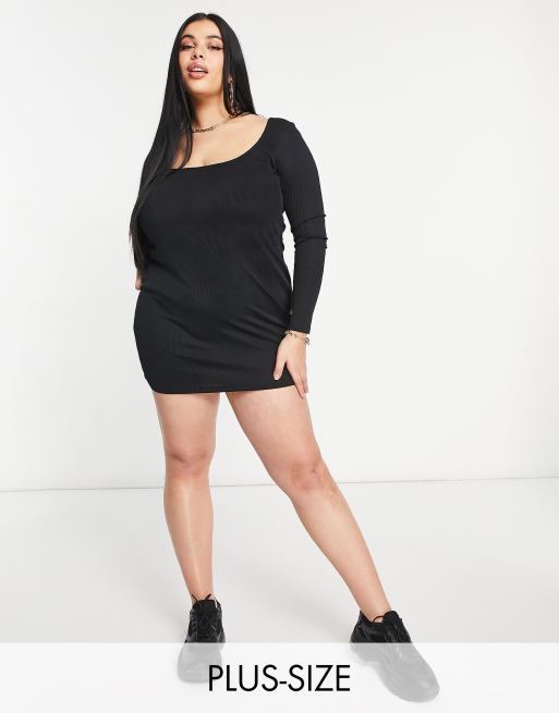 Flounce Plus – Geripptes Minikleid in Schwarz mit U-Boot-Ausschnitt