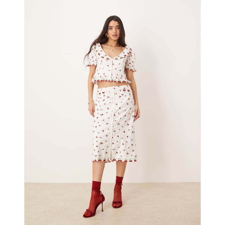 【関税&送料込】For Love & Lemons Skirts Red For Love & Lemons Beaded Cherries midi skirt in white and