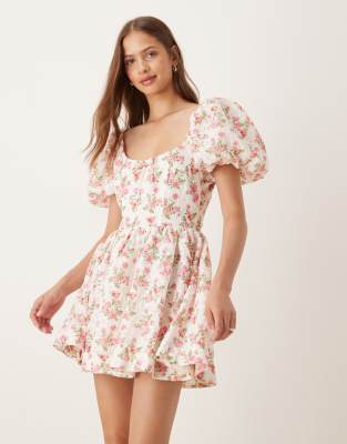 For Love & Lemons - Minikleid in Weiß mit Blumenmuster, Puffärmeln und Milchmädchen-Dekolleté
