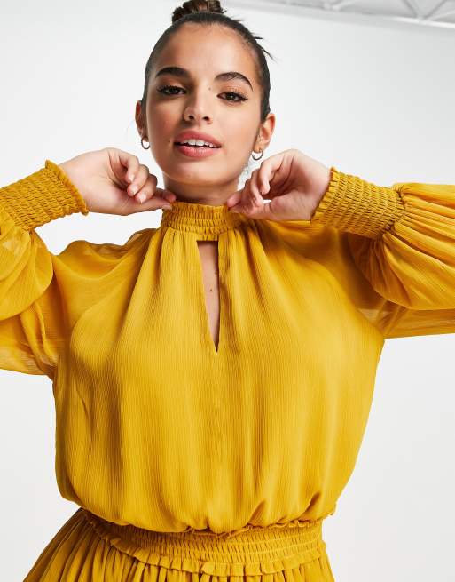 Forever New - 70s mini-jurk met keyhole uitsnijding en lange mouwen in mosterdgeel, 3 van 4