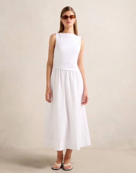 Forever New – Ärmelloses Midikleid in Weiß mit U-Boot-Ausschnitt - view 1