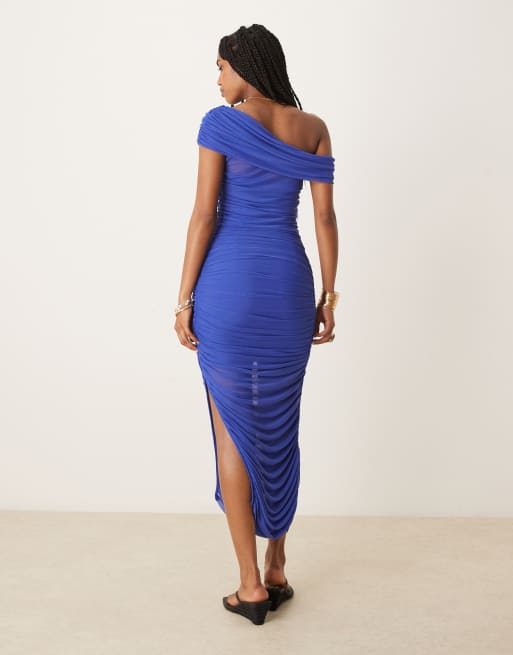Forever New – Asymmetrisch gerafftes Midaxi-Kleid aus Netzstoff in Kobaltblau, 4 von 4