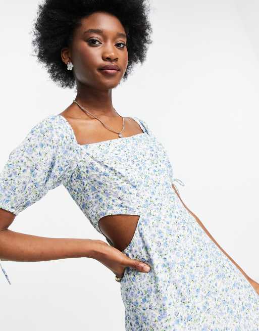 Forever New - Bardot-midikjole med pufærmer og udskæringer i blåt, småblomstret print, 3 af 4