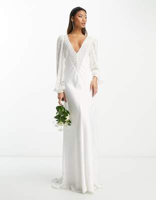 TFNC Bridal exclusive lace cape in ivory