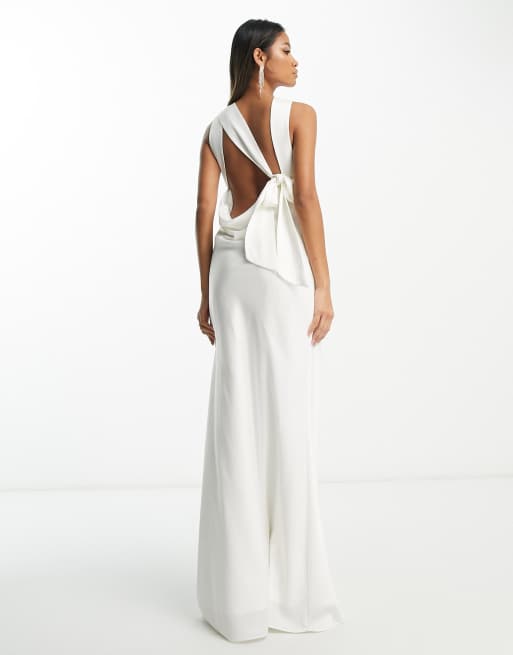 Forever New Bridal Exclusive – Sukienka maxi z zabudowanym dekoltem i odkrytymi plecami w kolorze kości słoniowej
