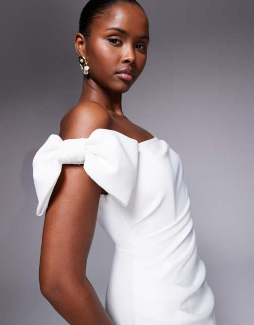 Forever New Bridal - Vestito lungo da sposa bianco arricciato con scollo alla Bardot, 4 di 4