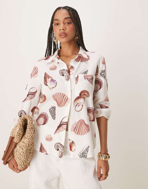 Forever New - Camicia colore neutro con stampa di conchiglie