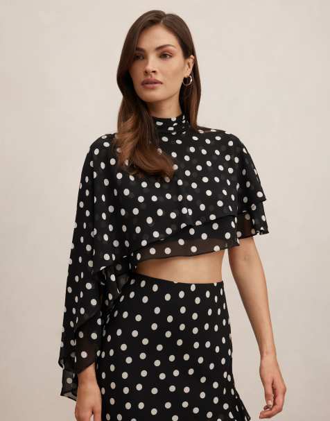 Forever New - Crop top d'ensemble asymétrique en mousseline à pois - Noir et blanc - view 1