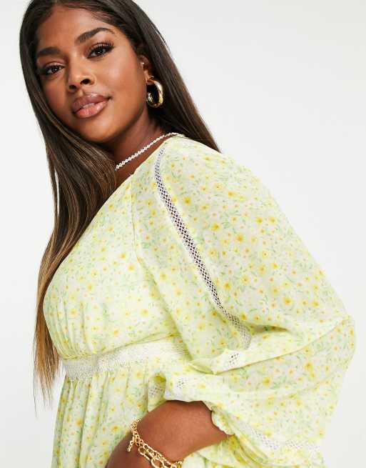 Forever New Curve backless balloon sleeve tiered mini dress with lace inserts in pastel floral, 3 of 4