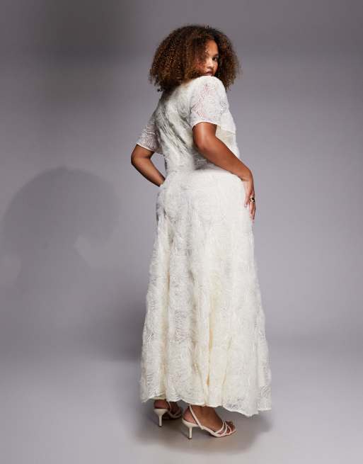 Forever New Curve Bridal lace midaxi dress in cream, 4 of 4