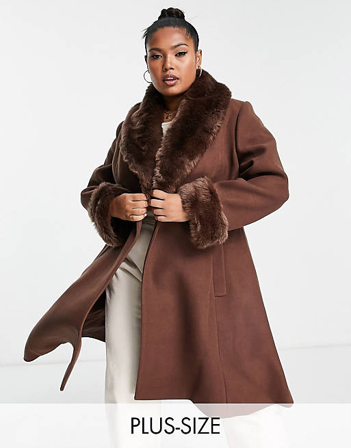 Modsætte sig scrapbog Overskyet Forever New Curve - Chokoladebrun frakke med krave med imiteret pels og  manchetter | ASOS