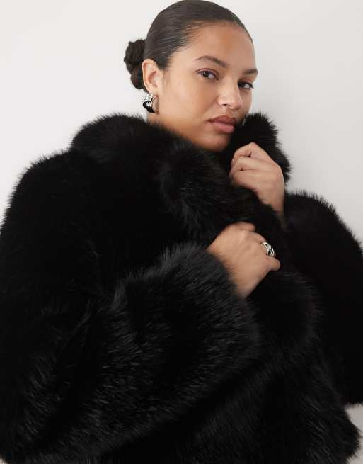 Forever New Curve faux fur collar short coat in black, 4 of 4