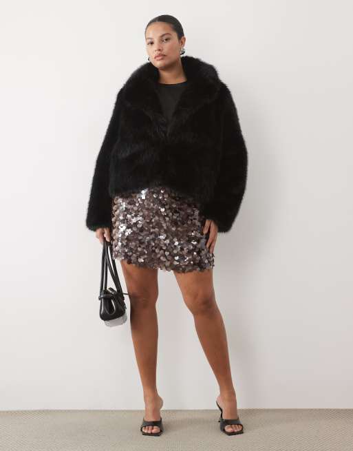Forever New Curve faux fur revere collar short coat in black, 3 of 4