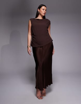 Forever New Curve - Felicity - 2-in-1-Overlay-Oberteil und Maxi-Trägerkleid in Schokobraun-Brown
