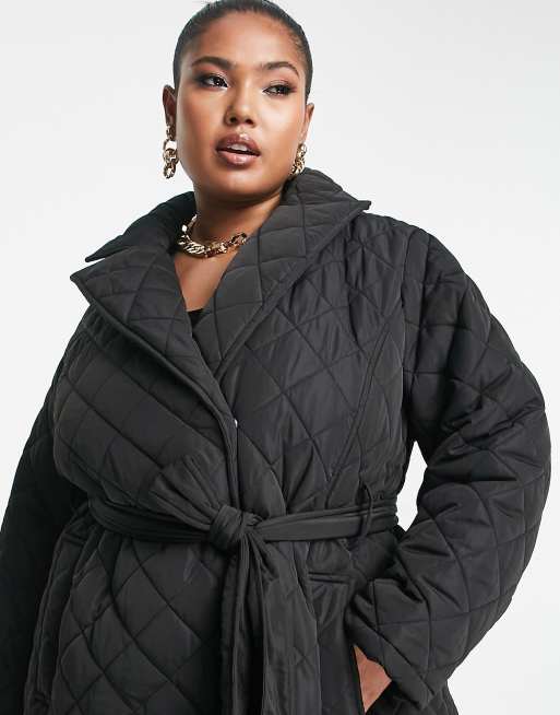 Forever New Curve – Longline-Steppmantel in Schwarz mit Wickel-Design, 3 von 4
