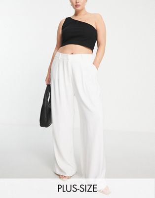 Forever New Curve slouchy suit trouser co-ord in white