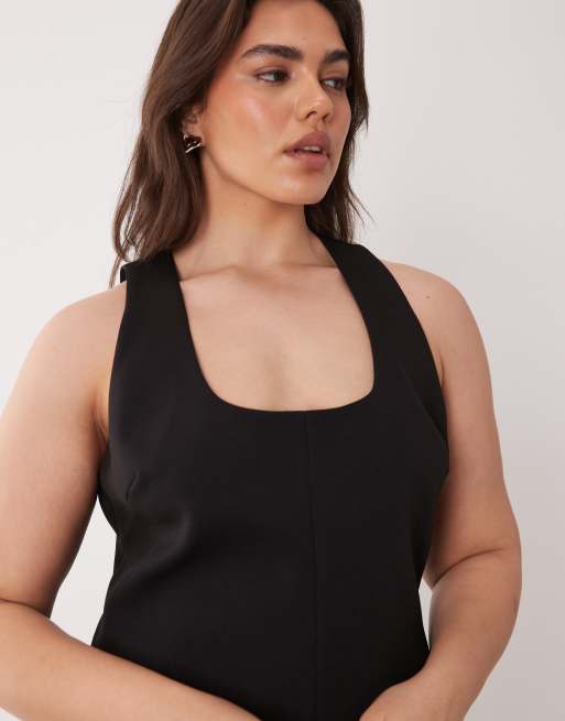 Forever New Curve - Sort skræddersyet minikjole med dyb rund hals, 2 af 4