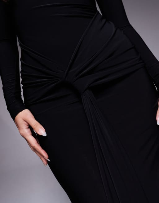 Forever New – Czarna drapowana sukienka maxi z długimi rękawami, 2 z 4
