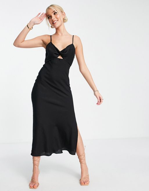 Forever New – Czarna sukienka na ramiączkach z wycięciem i skręconą wstawką  z przodu | ASOS