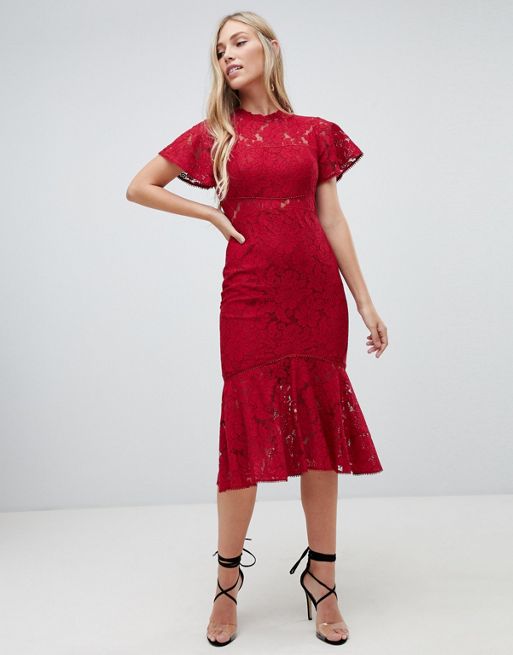 Forever New – Czerwona, koronkowa sukienka midi z falbanami przy rękawach |  ASOS
