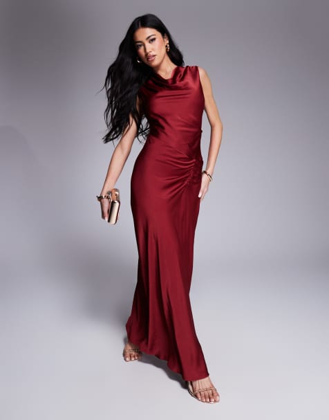 Forever New – Drapiertes Trägerkleid aus Satin in Weinrot - view 1